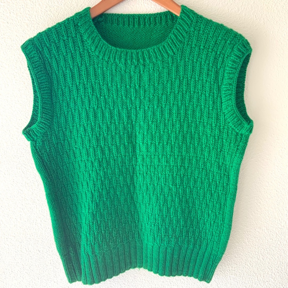 VINTAGE! Handcrafted Wool Cable Knit Sweater Vest Green Cropped Size M/L